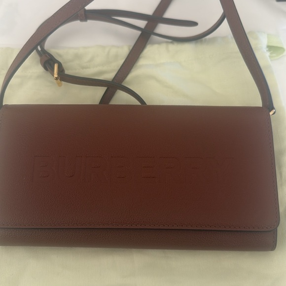 Brand new original crossbody wallet .12 centimeters high; 21 centimeters width - Picture 4 of 4